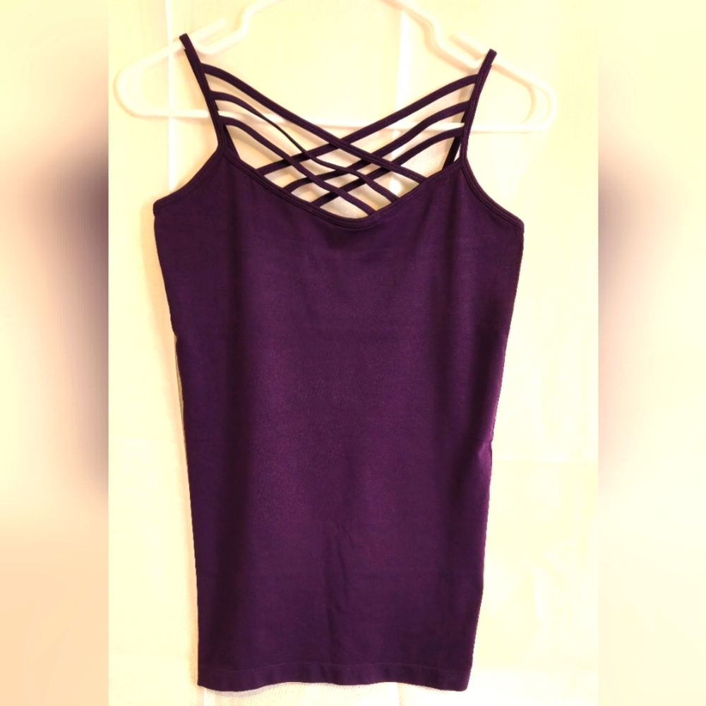 ZENANA OUTFITTERS L/XL purple 💜 Tank w/crisscross chest pattern